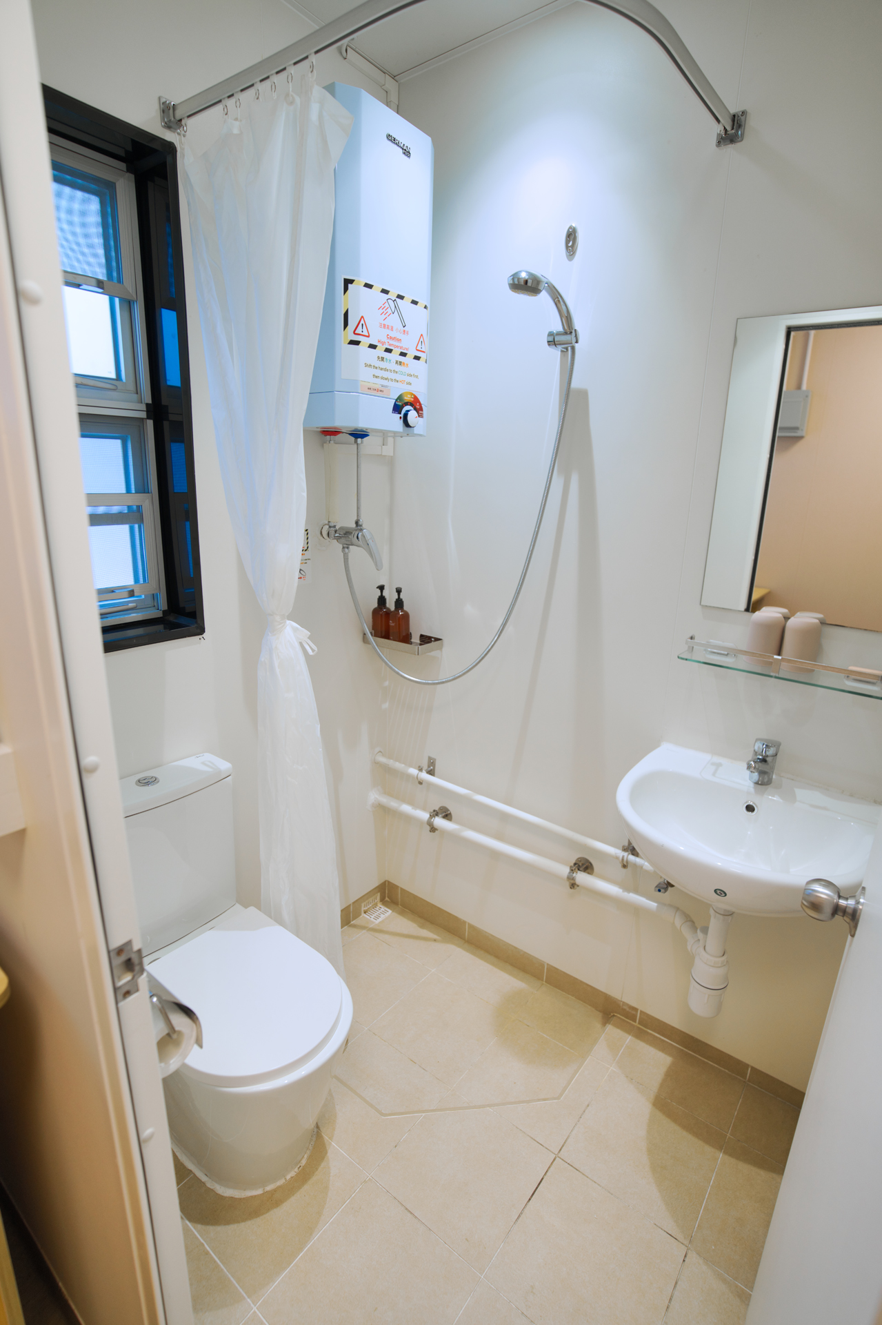 Studio Triple_05_Ensuite Shower.jpg