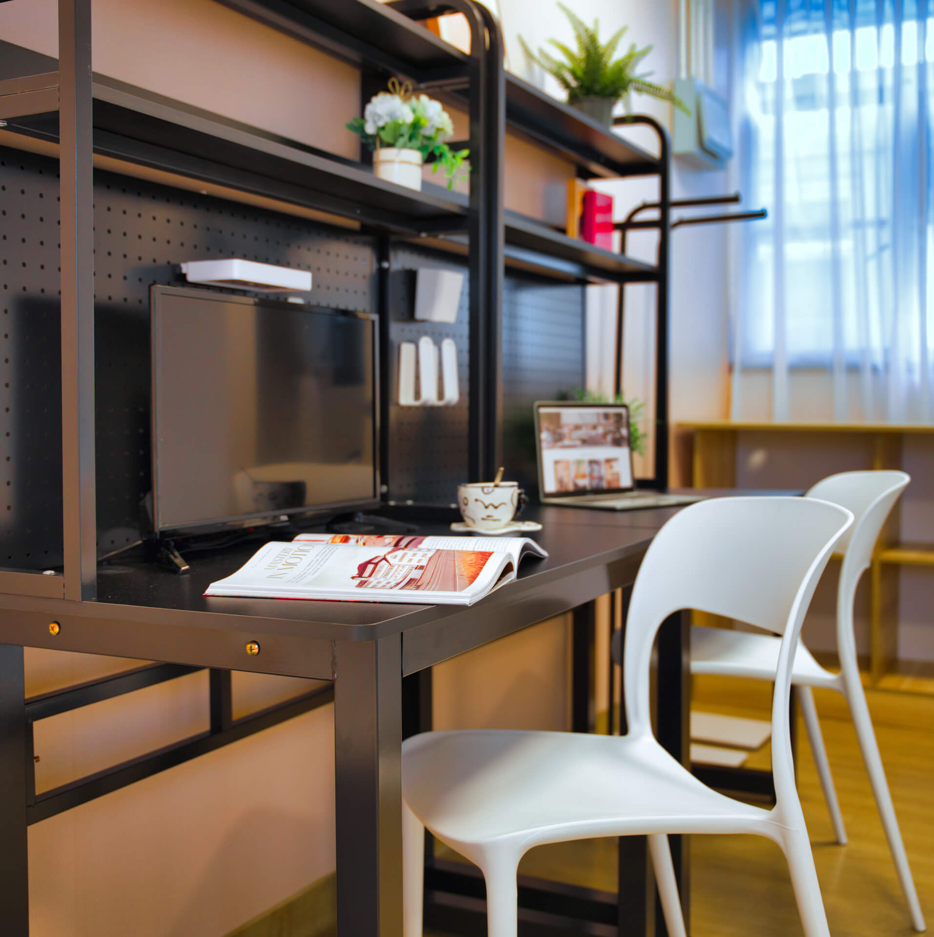 18-quad-studio-work-desk.jpg